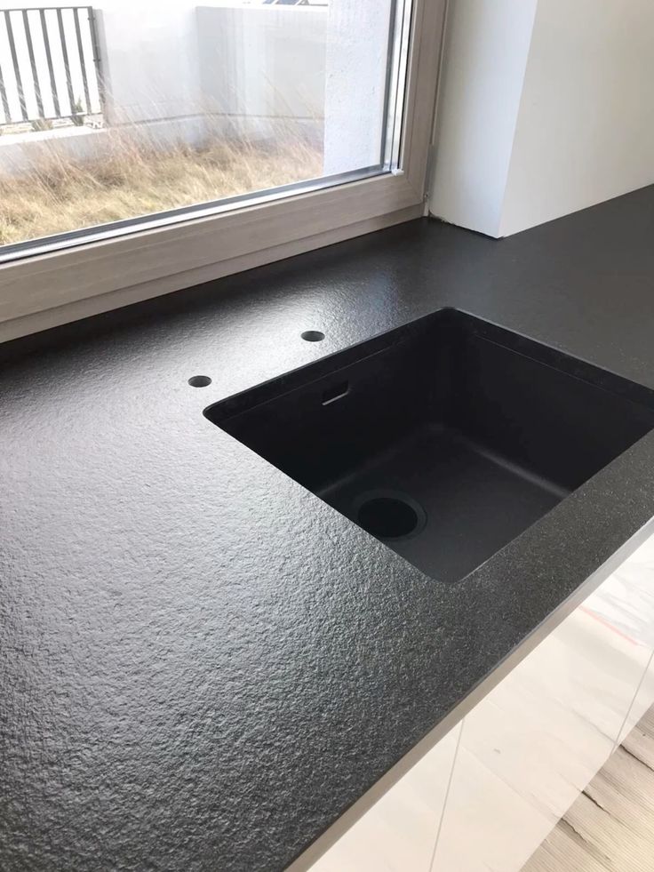 83d885f04521f135f1f3b5ba6585dea0